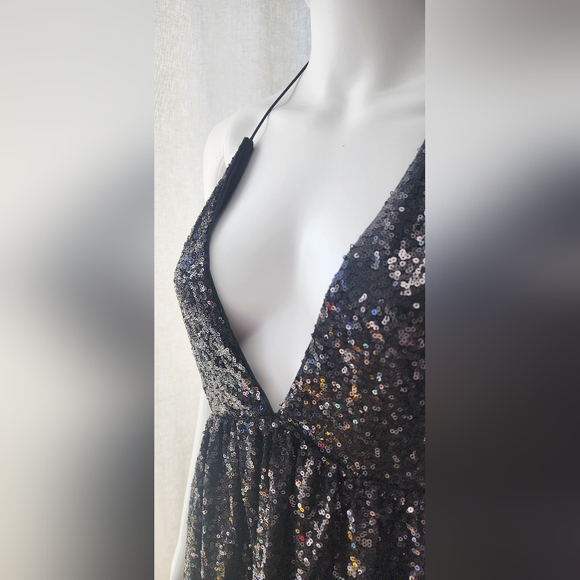 Tobi Black Sequins Mini Dress in Medium! - Picture 3 of 9